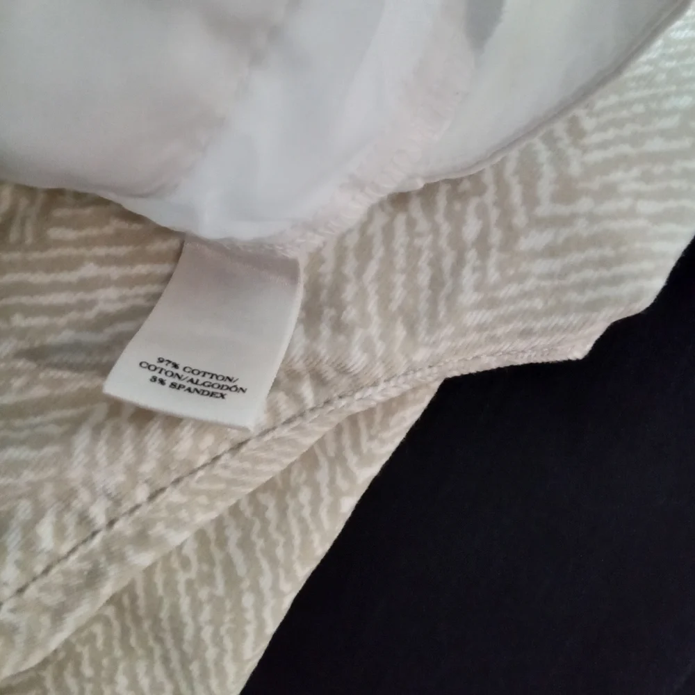 Ann Taylor Petite Size 2 P. Women's White Casual Shorts